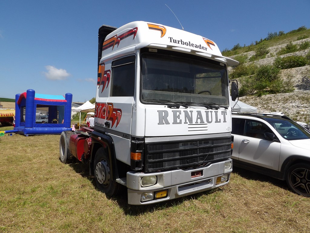 Renault (14).JPG